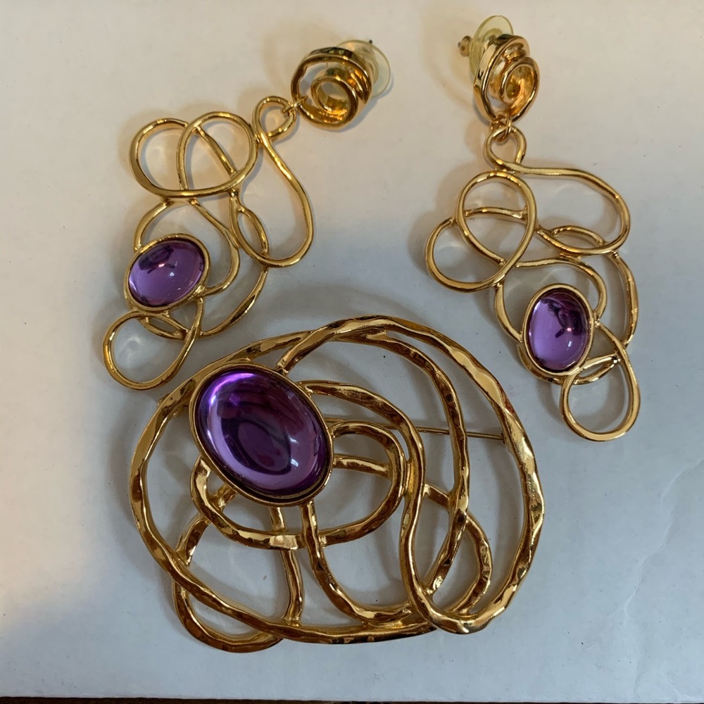 Earring and pin set